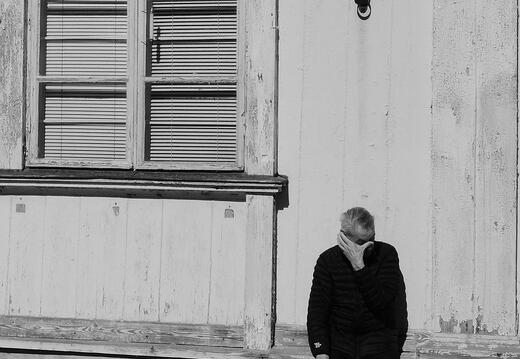 People without dogs or bikes